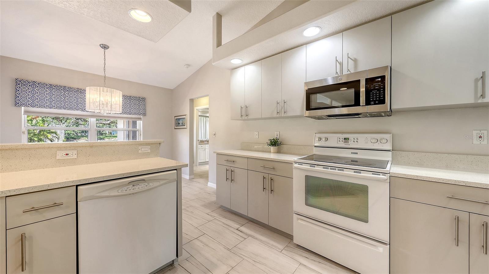 5698 COUNTRY WALK LN