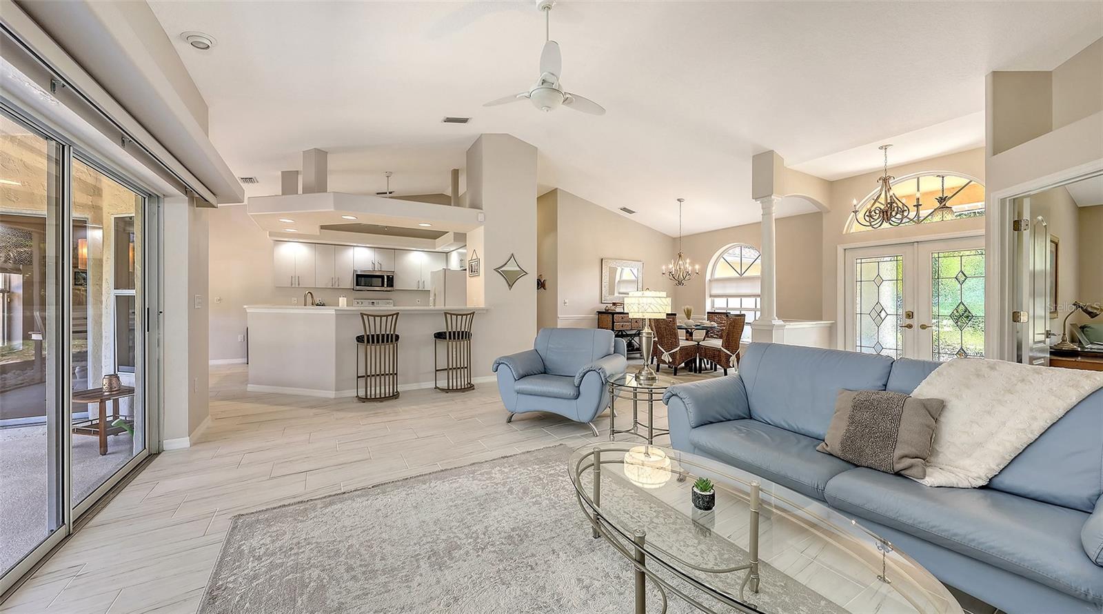 5698 COUNTRY WALK LN