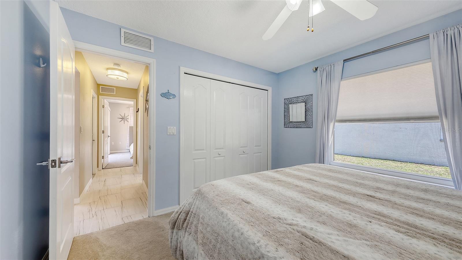 5698 COUNTRY WALK LN