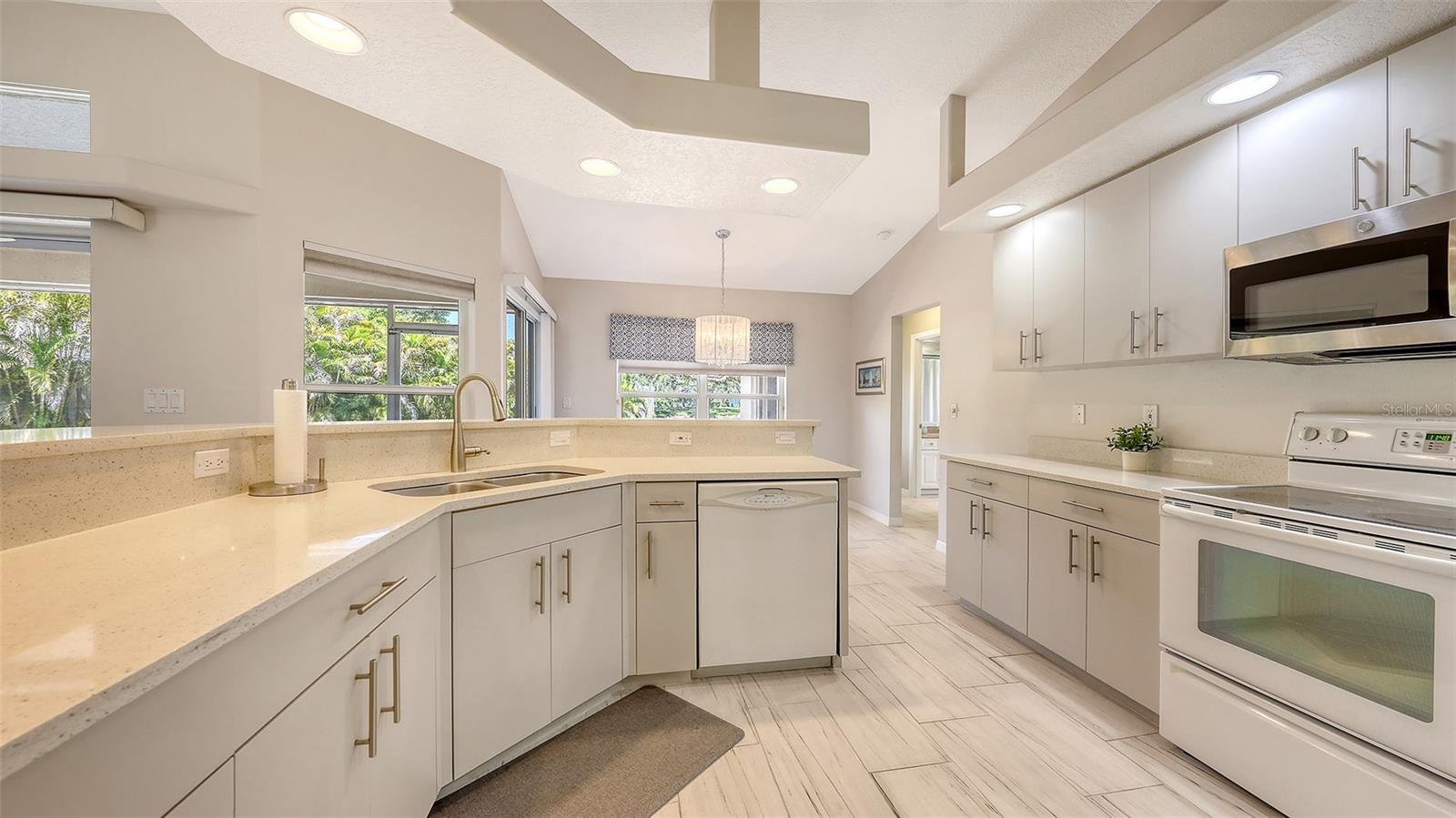 5698 COUNTRY WALK LN