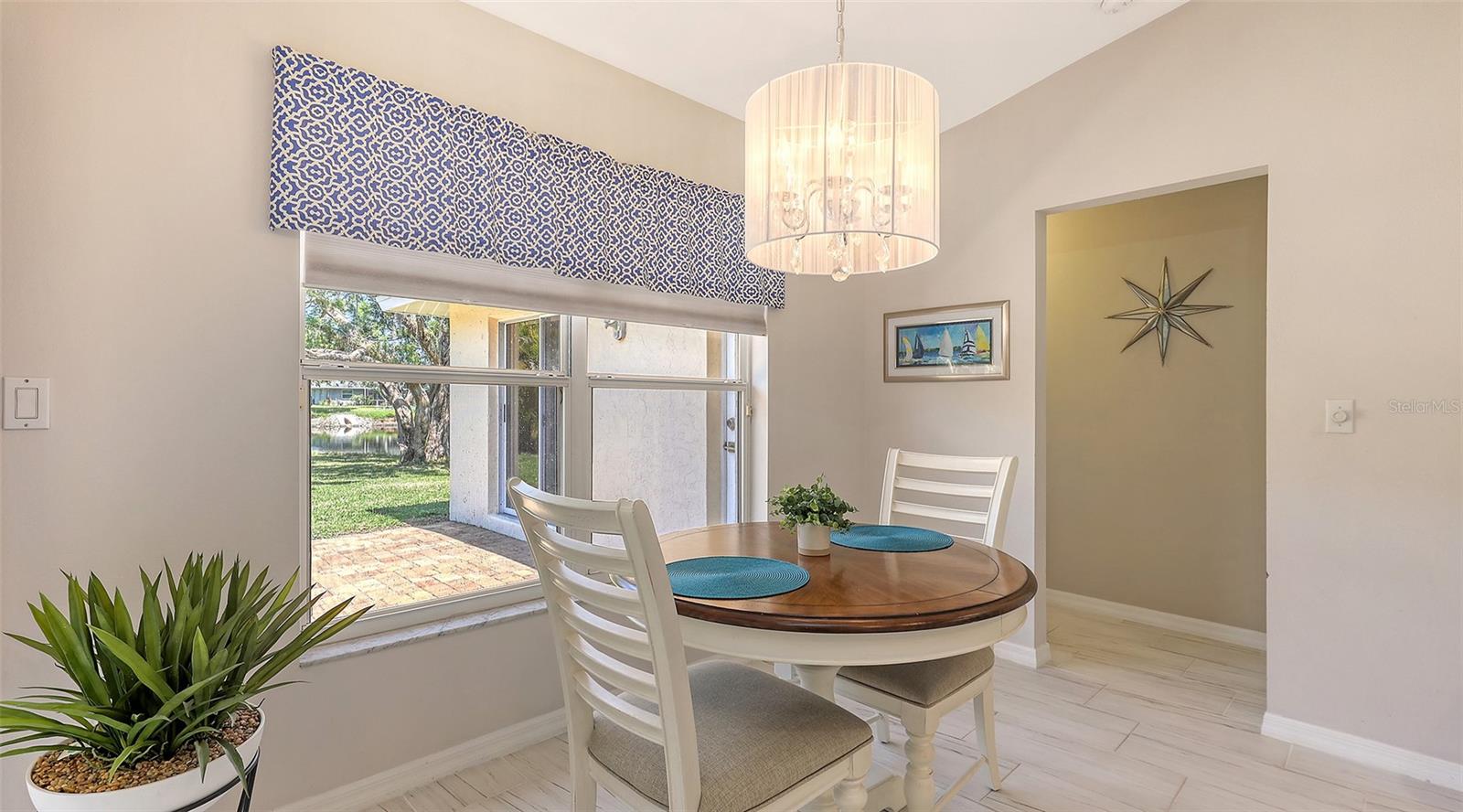 5698 COUNTRY WALK LN