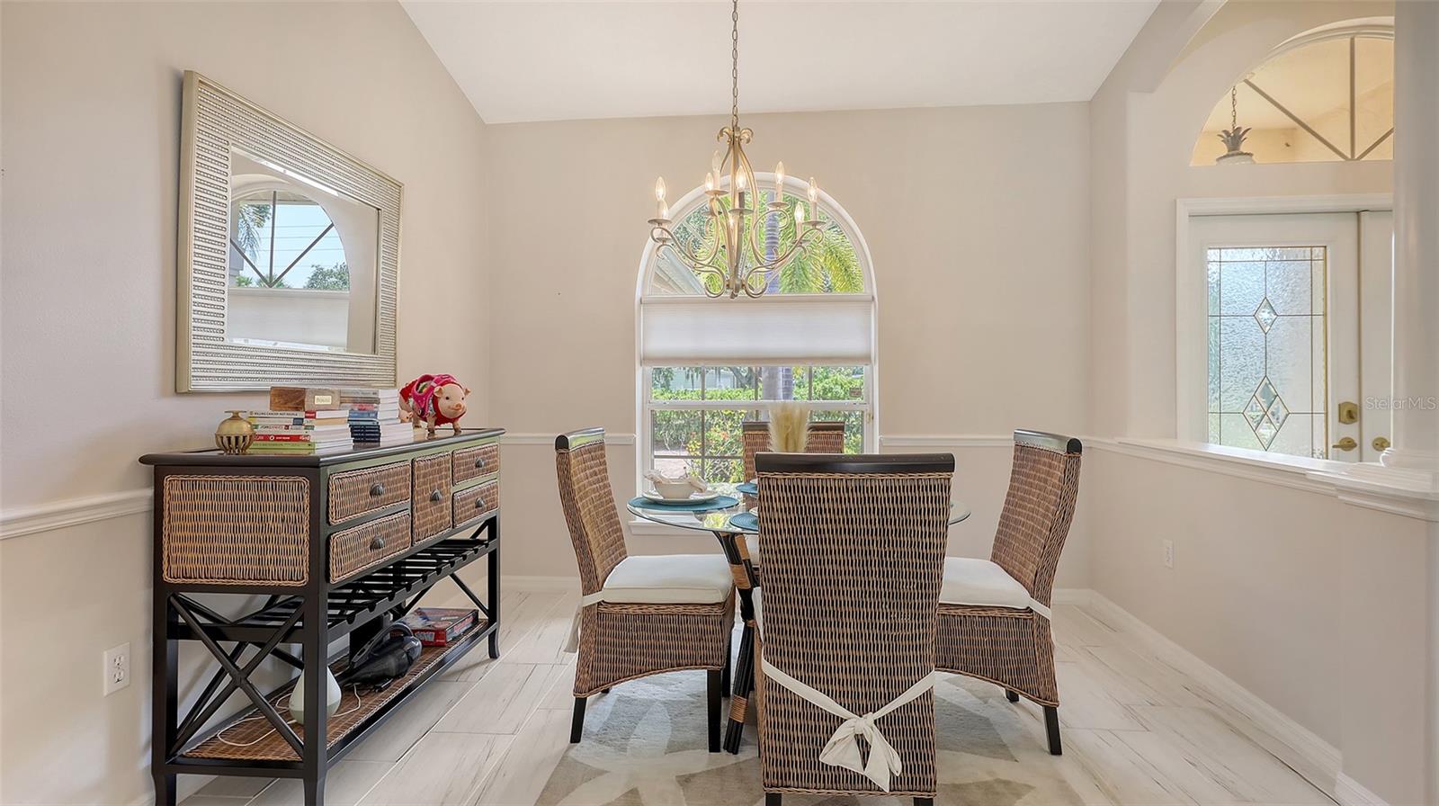 5698 COUNTRY WALK LN