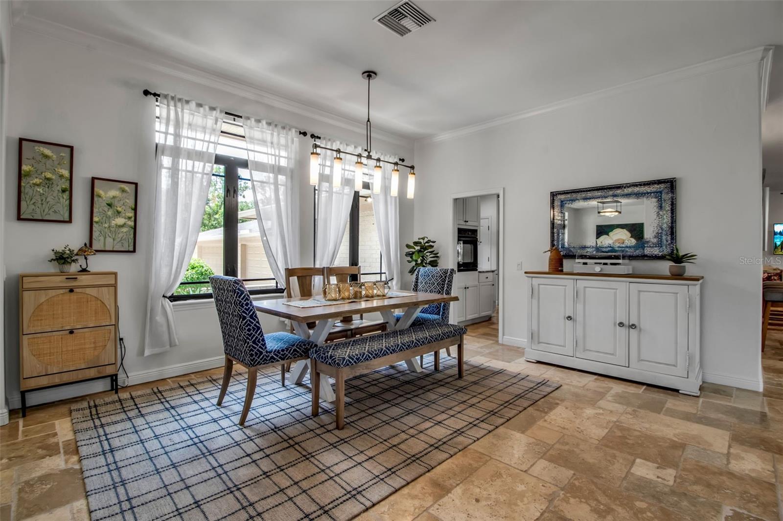 5935 RIVER FOREST CIR