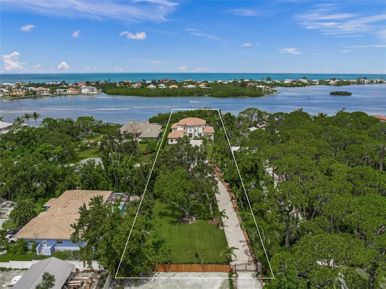 1109 BAYSHORE RD