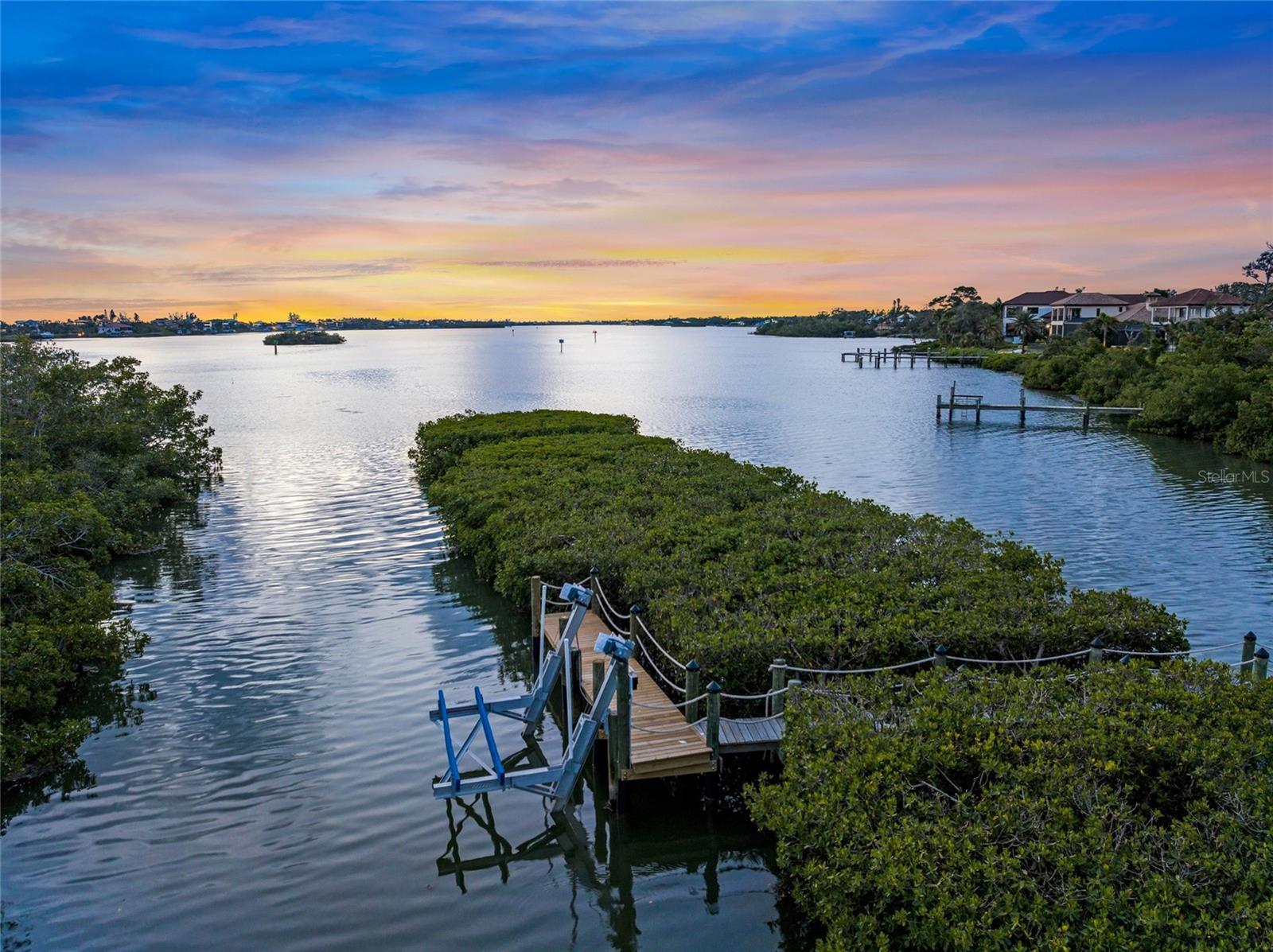 1109 BAYSHORE RD