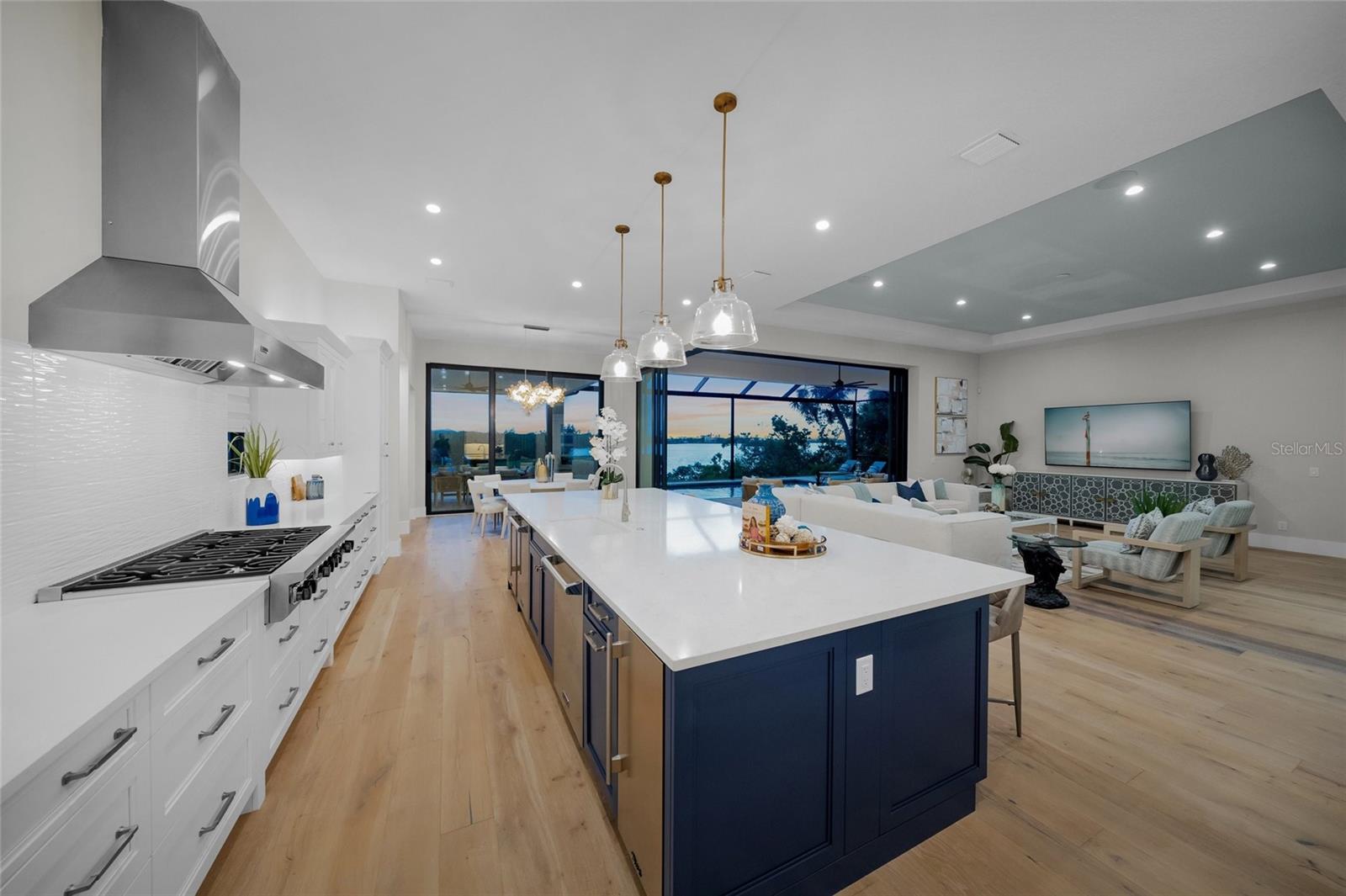 1109 BAYSHORE RD