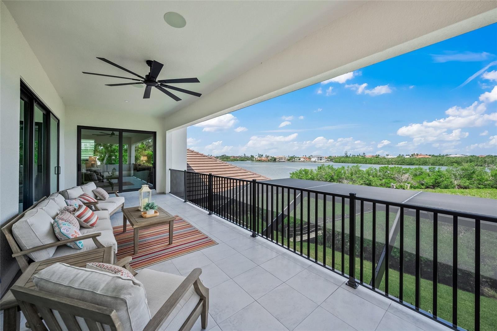 1109 BAYSHORE RD