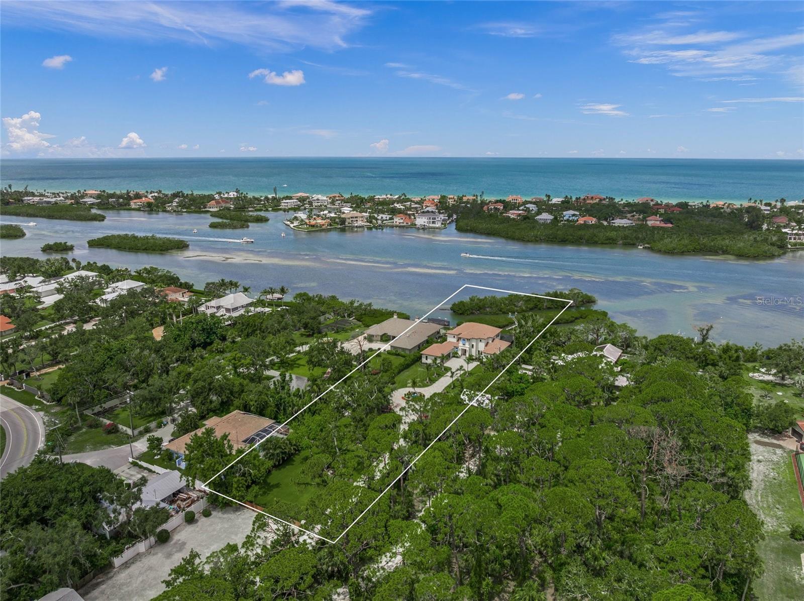 1109 BAYSHORE RD