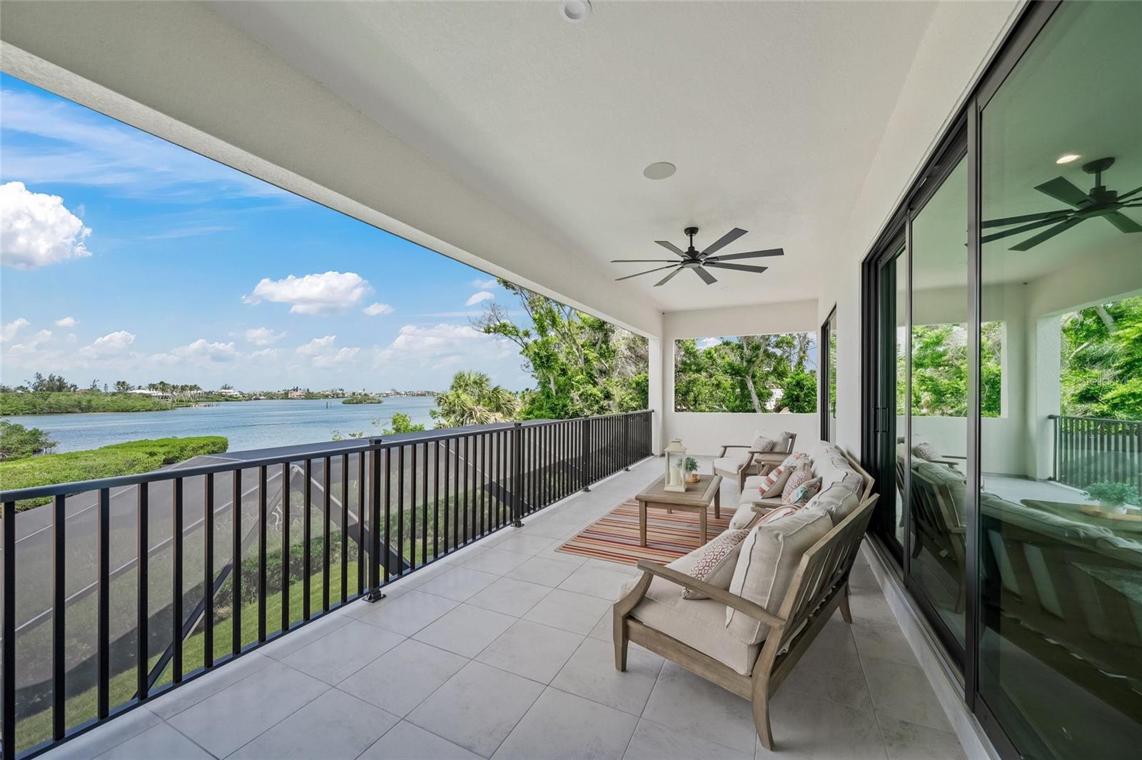 1109 BAYSHORE RD