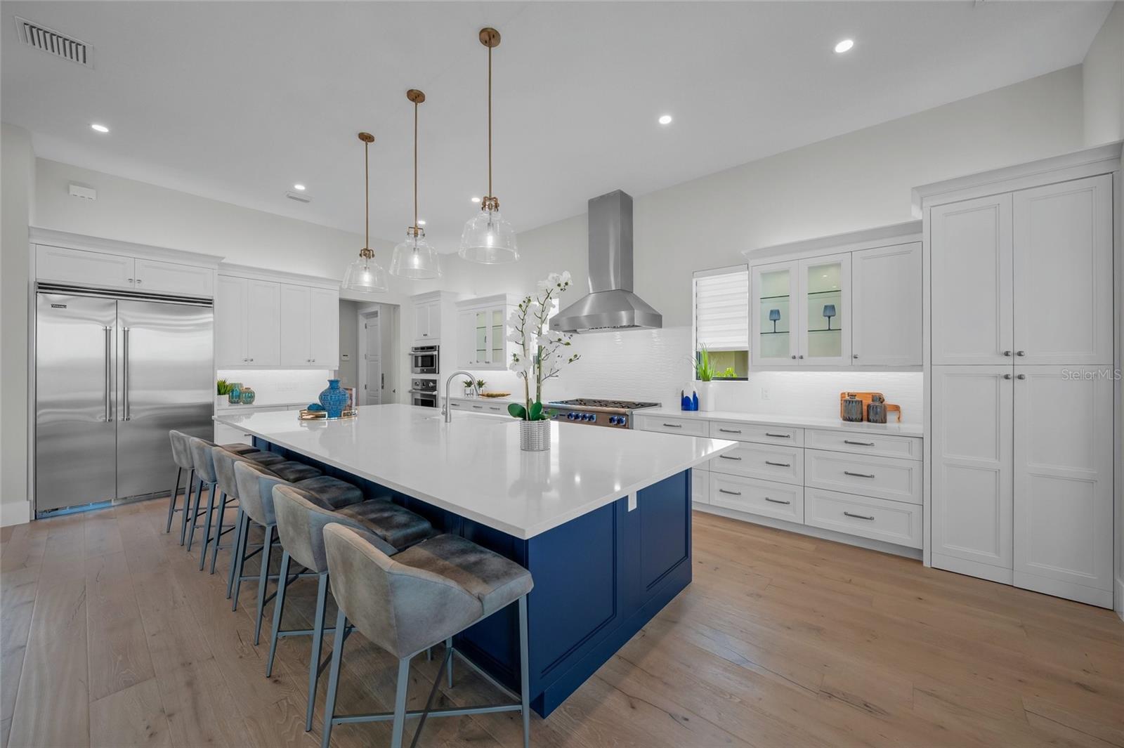 1109 BAYSHORE RD