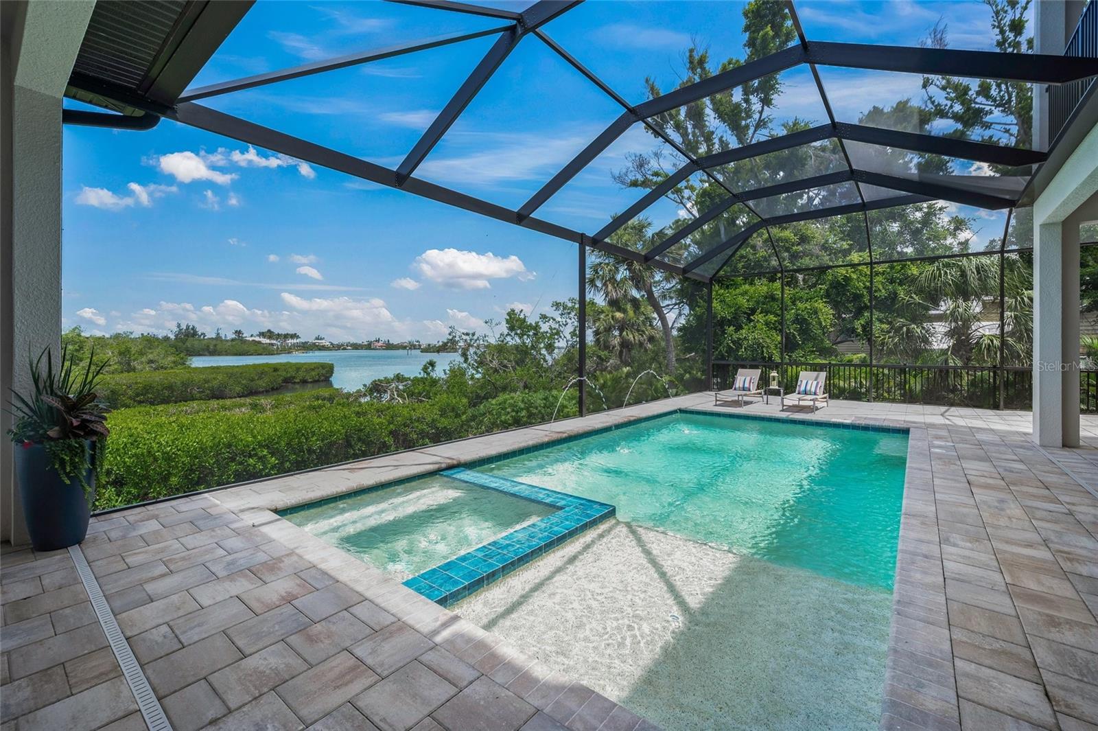 1109 BAYSHORE RD