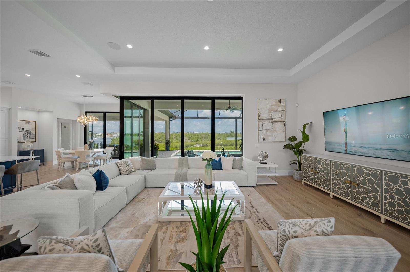 1109 BAYSHORE RD