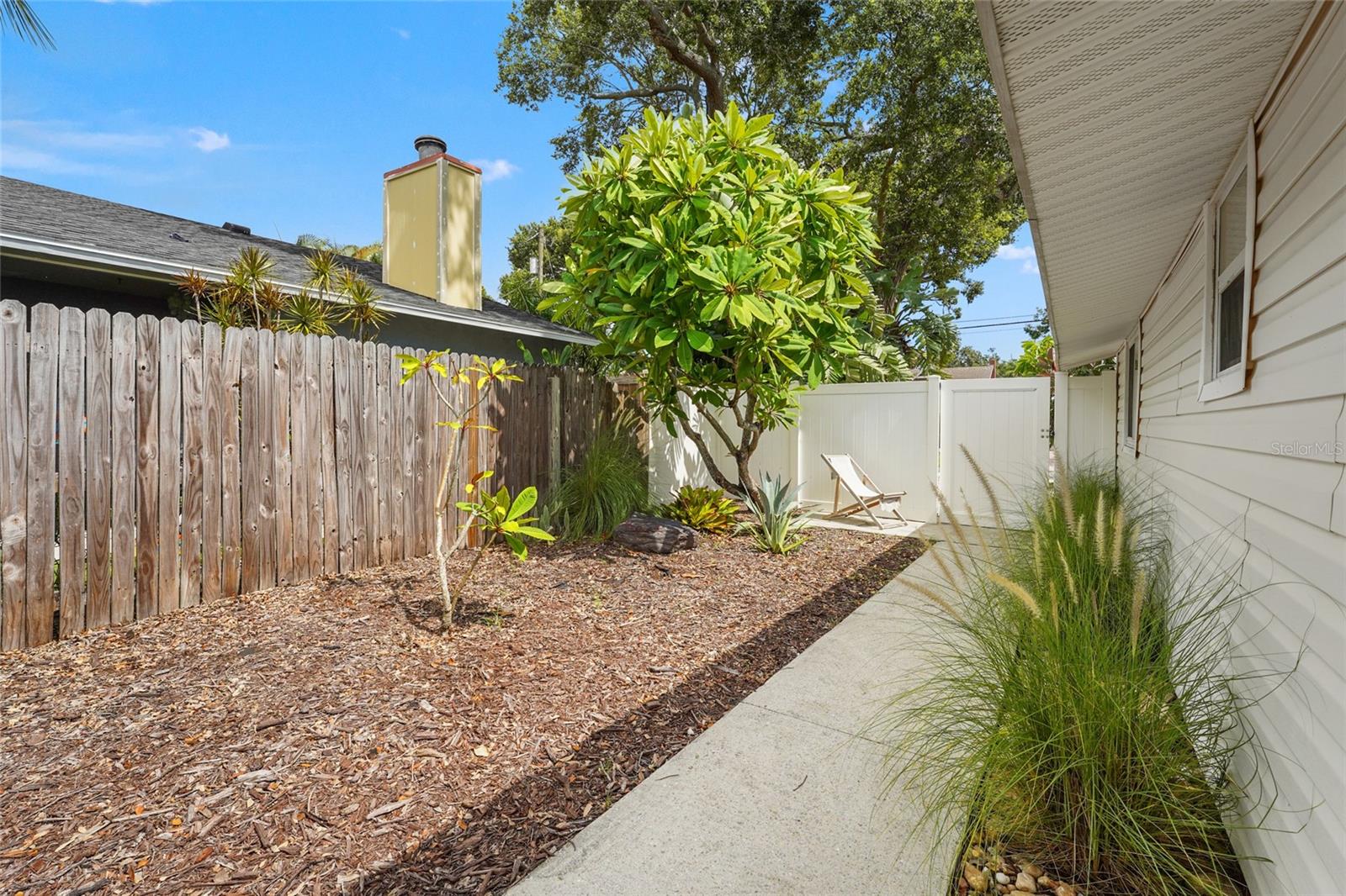 2705 2ND AVE W
