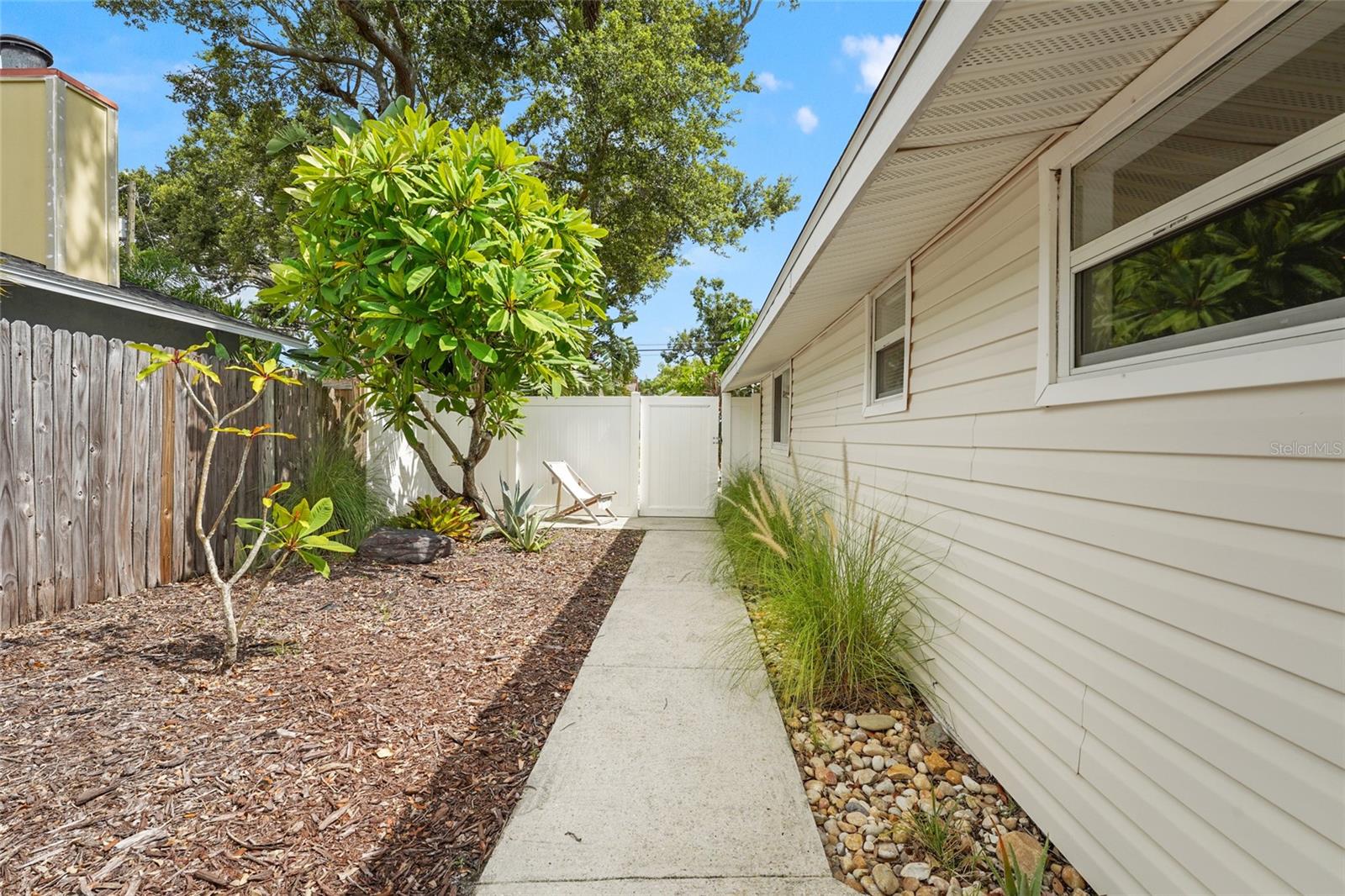 2705 2ND AVE W