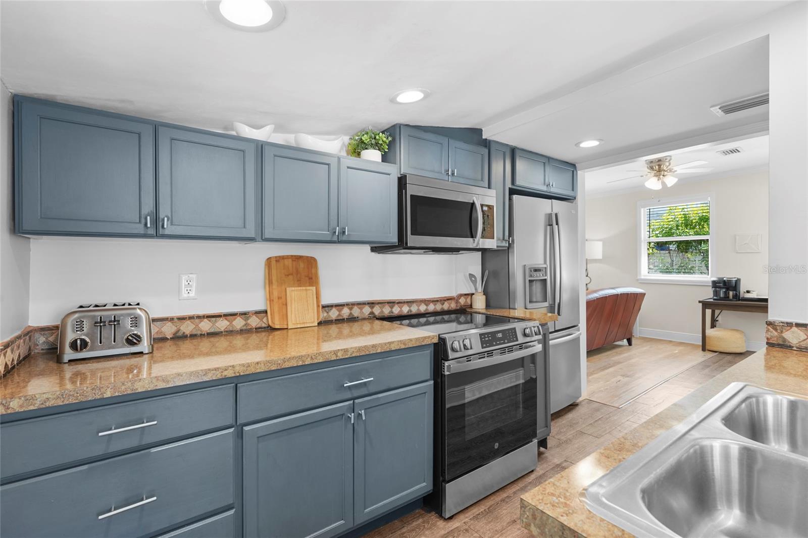 2705 2ND AVE W