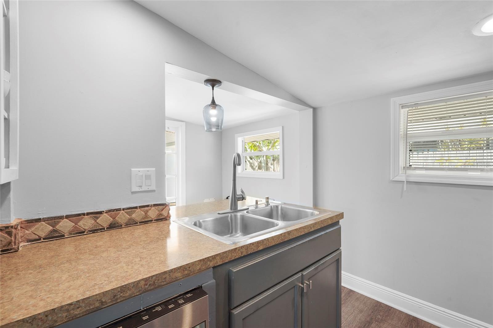 2705 2ND AVE W