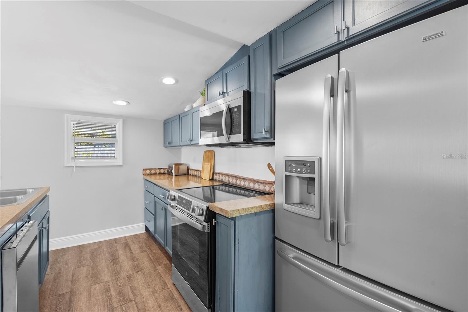 2705 2ND AVE W