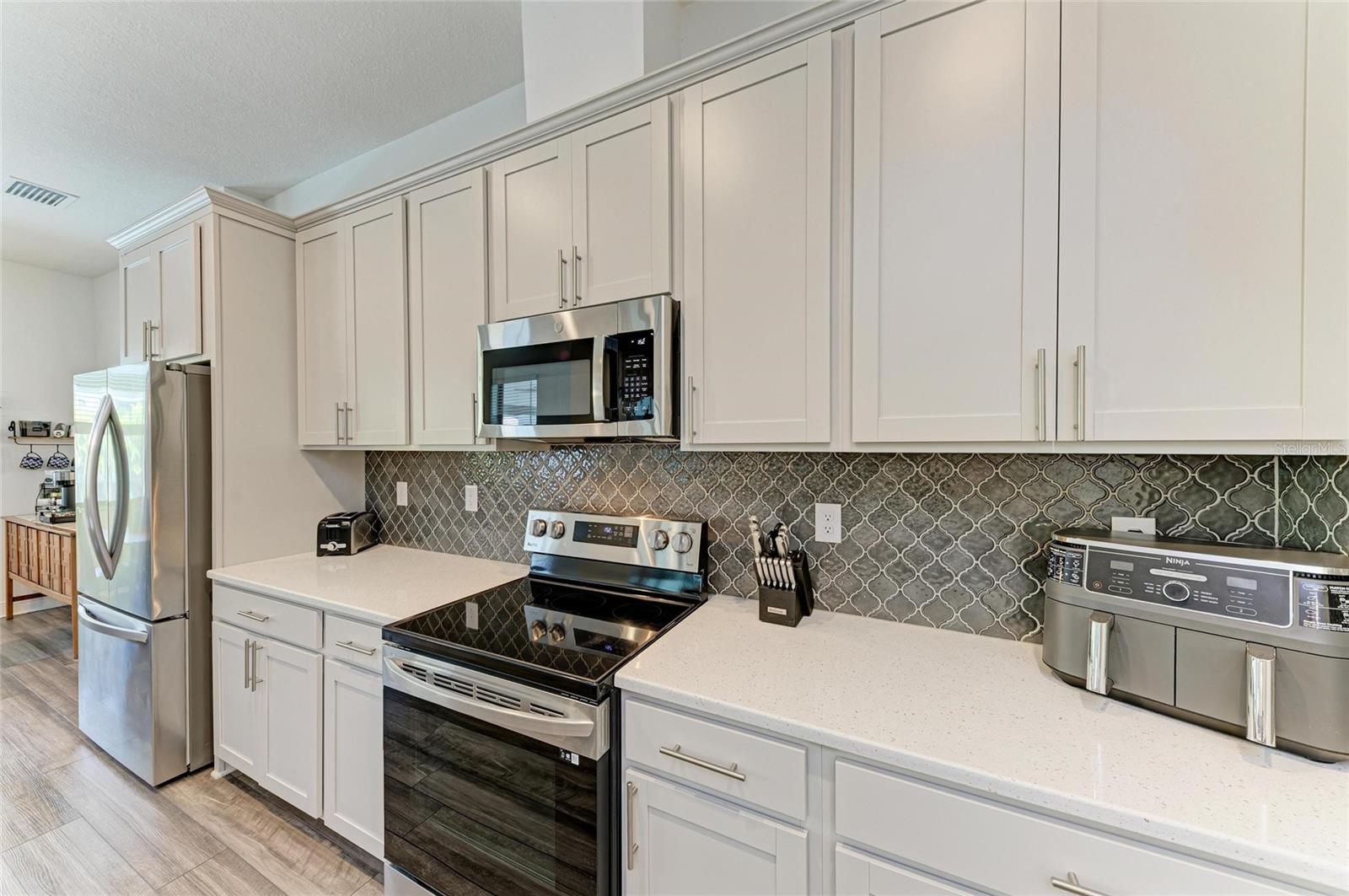 3724 CREEKSIDE PARK DR