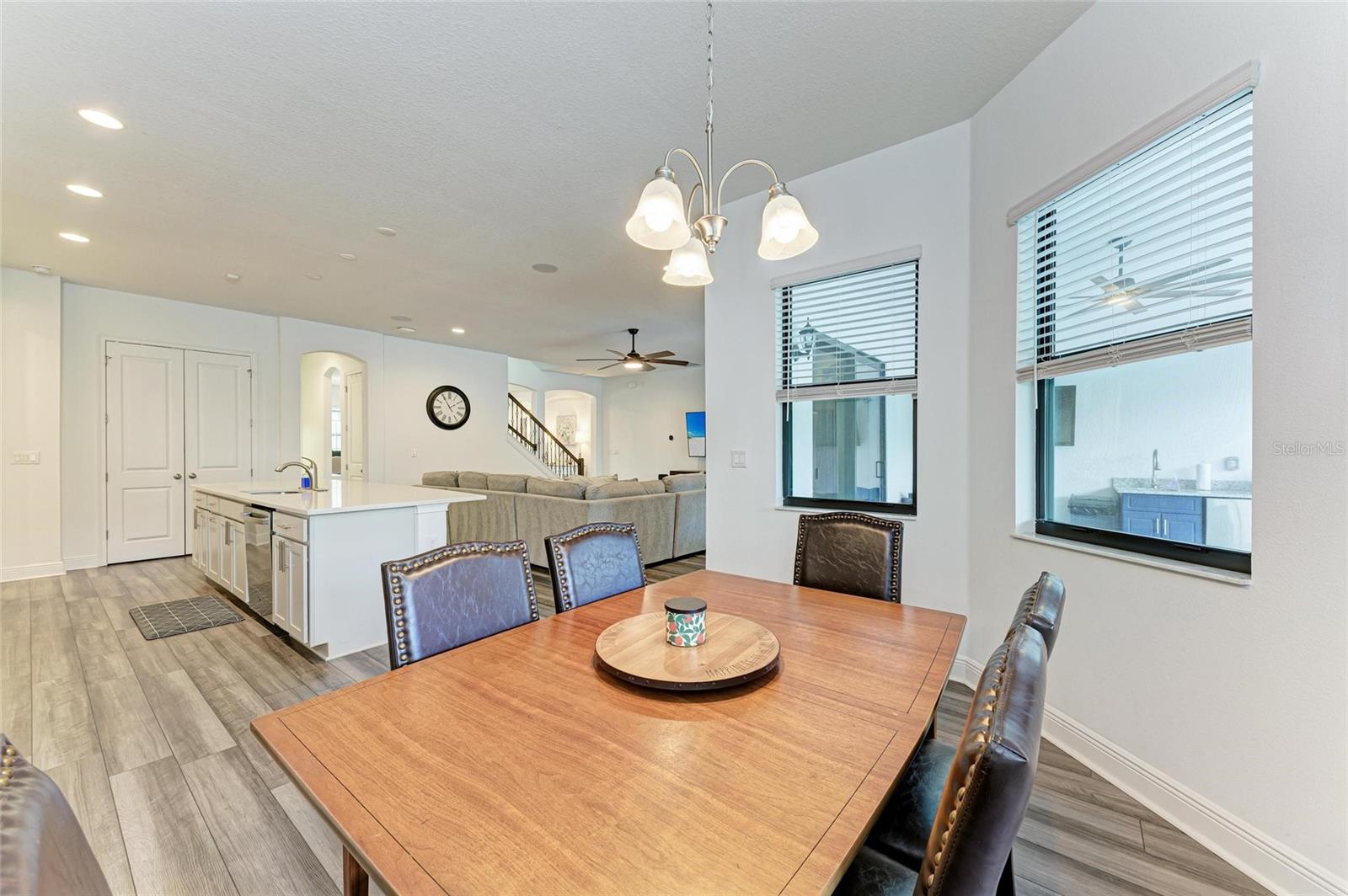 3724 CREEKSIDE PARK DR