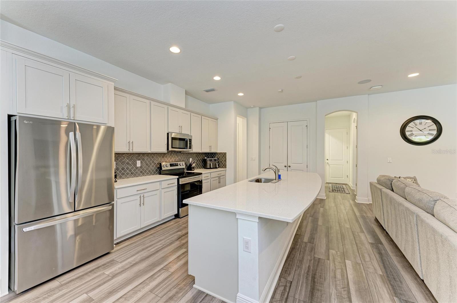 3724 CREEKSIDE PARK DR