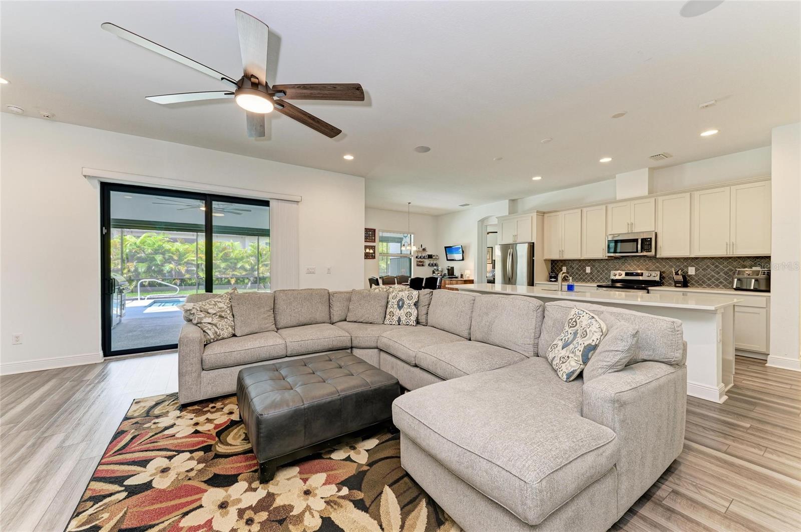 3724 CREEKSIDE PARK DR