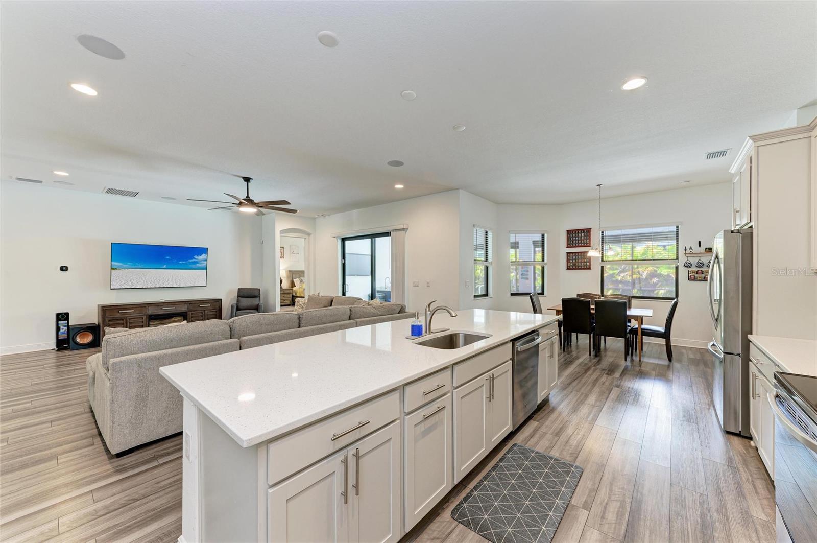 3724 CREEKSIDE PARK DR