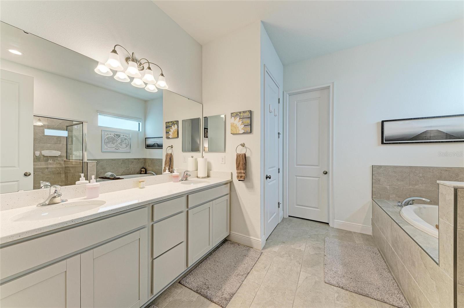 3724 CREEKSIDE PARK DR