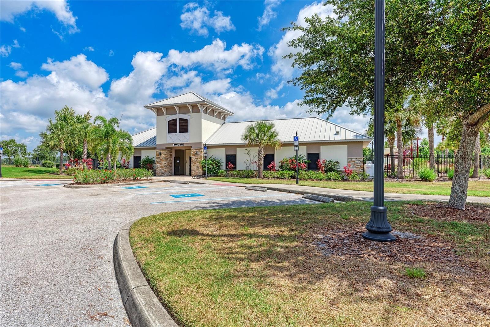 3724 CREEKSIDE PARK DR