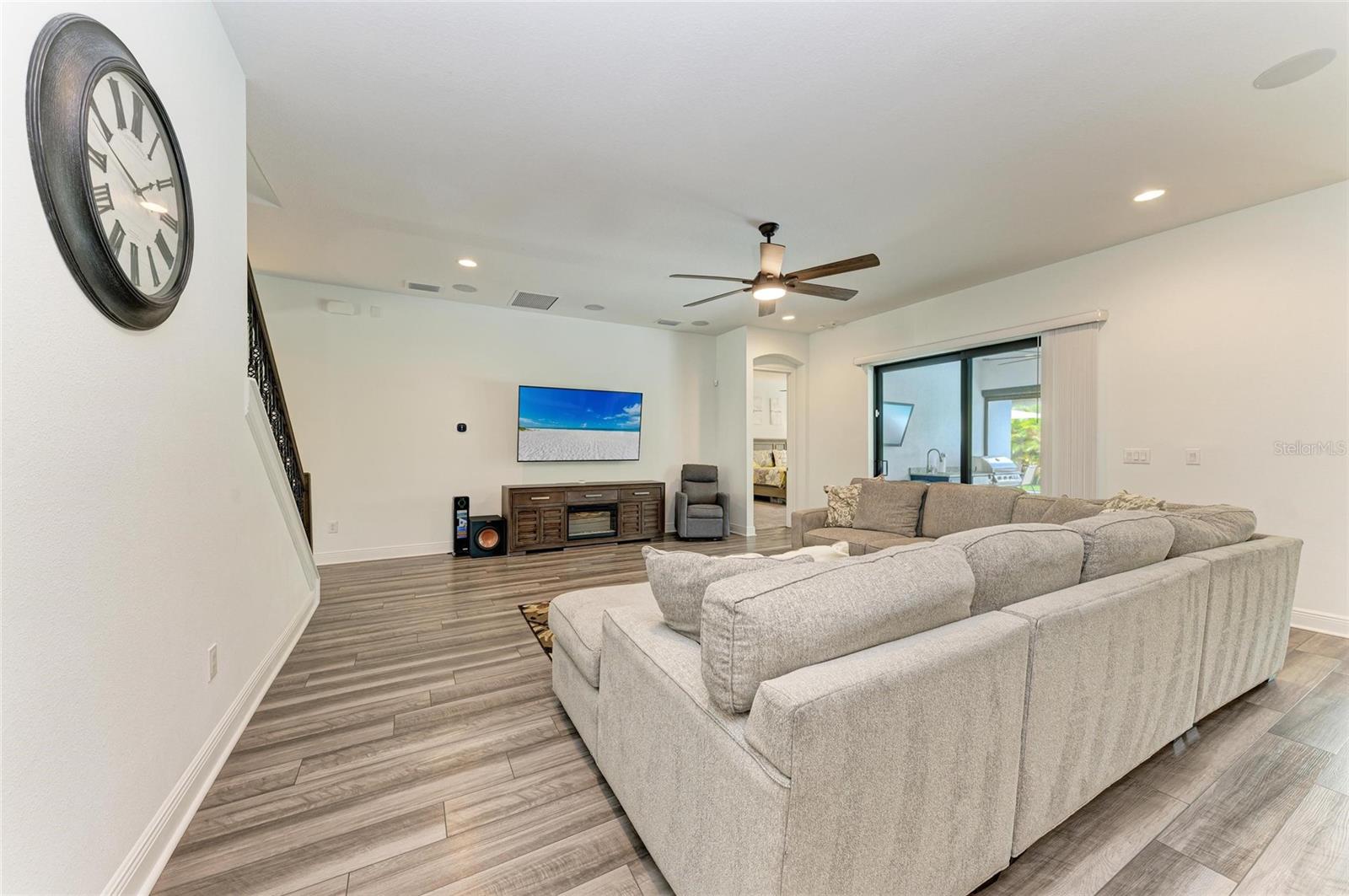 3724 CREEKSIDE PARK DR