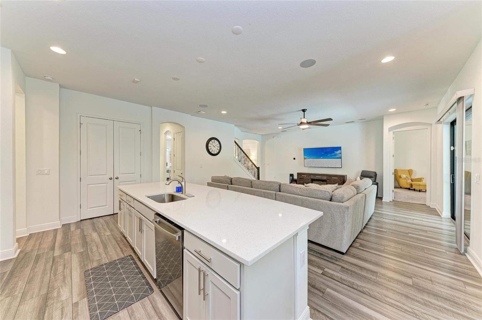 3724 CREEKSIDE PARK DR