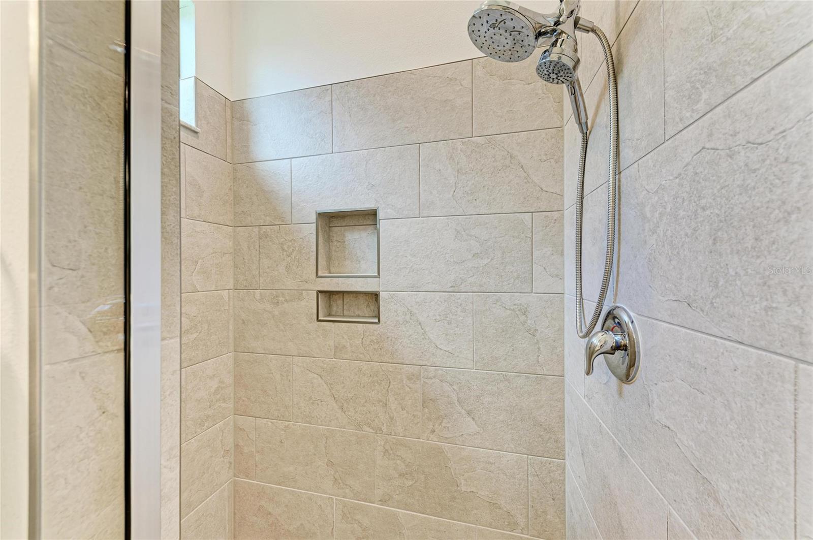 3724 CREEKSIDE PARK DR