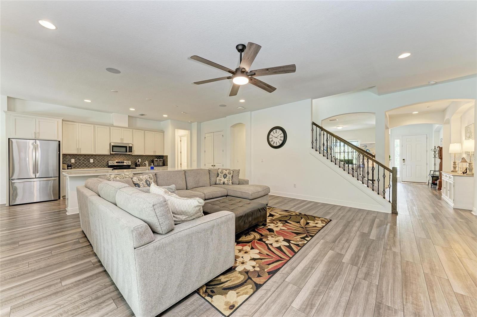 3724 CREEKSIDE PARK DR