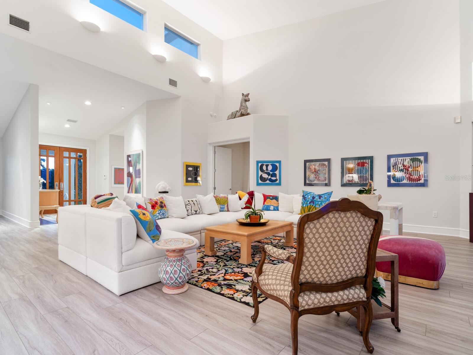 661 MOURNING DOVE DR