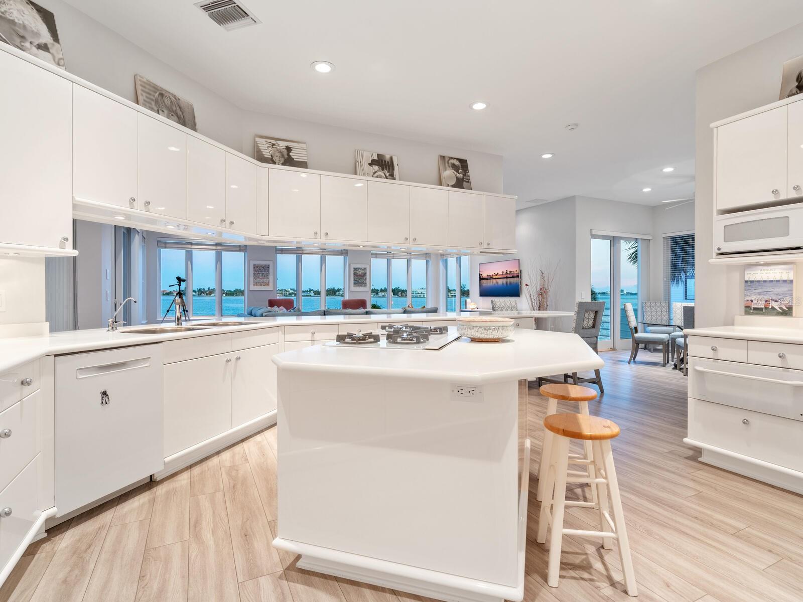 661 MOURNING DOVE DR