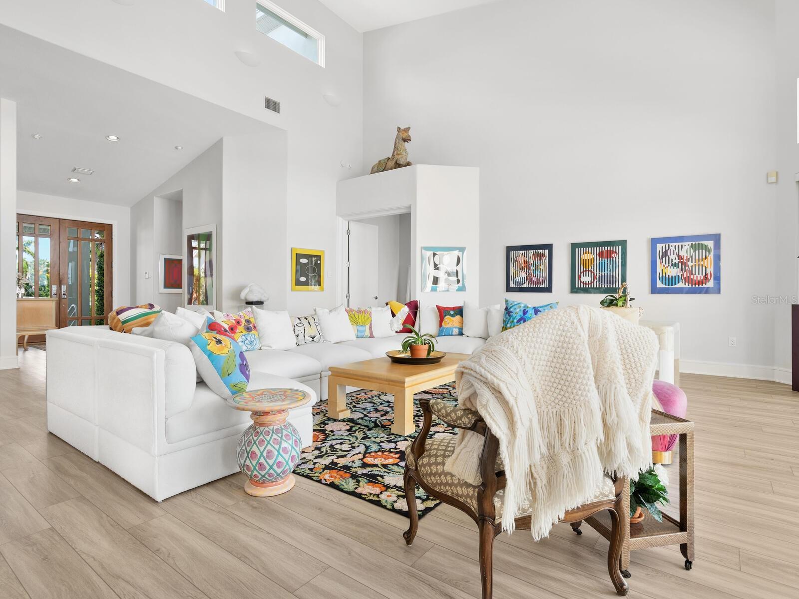 661 MOURNING DOVE DR