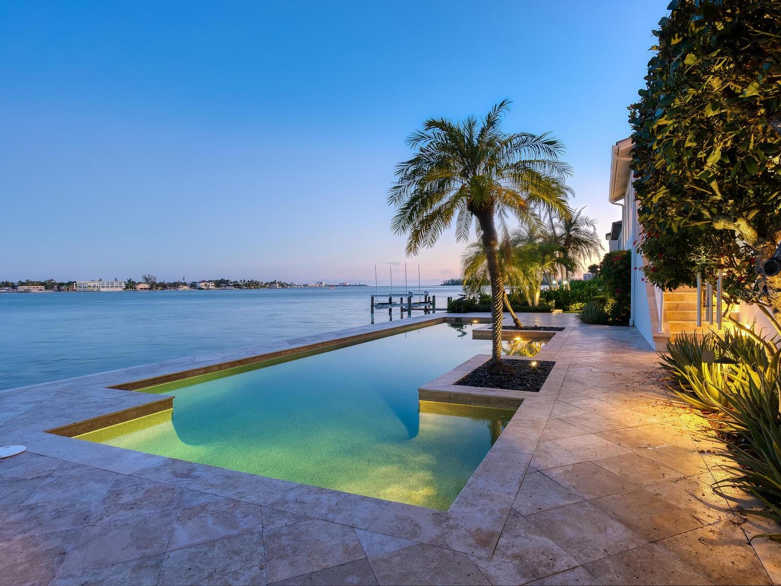 661 MOURNING DOVE DR