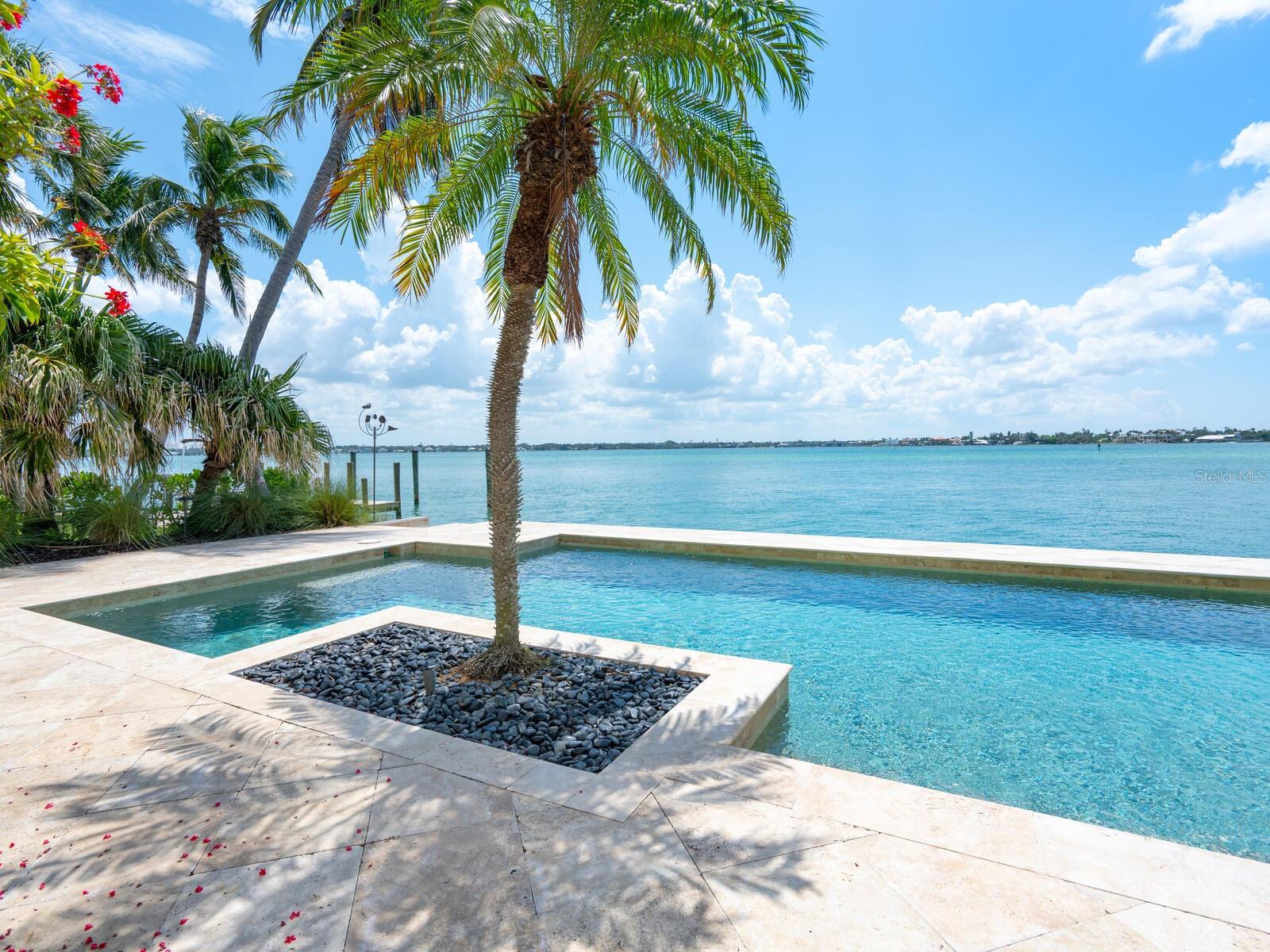 661 MOURNING DOVE DR