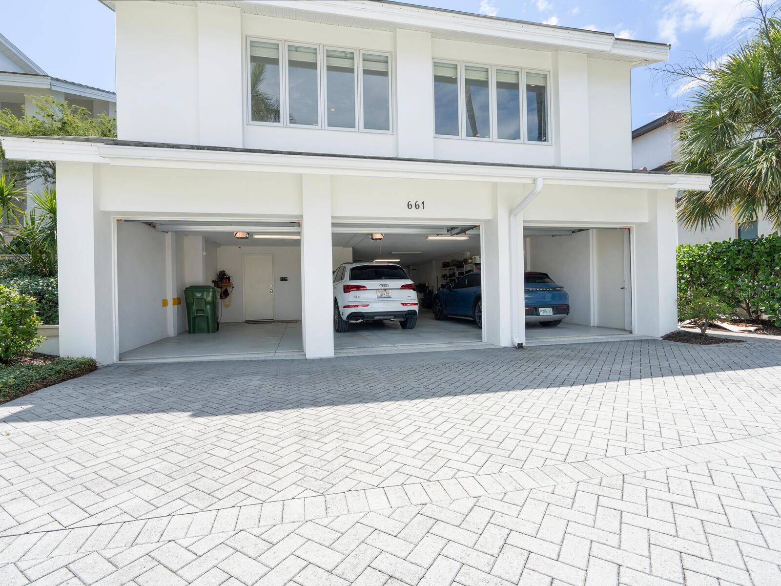 661 MOURNING DOVE DR