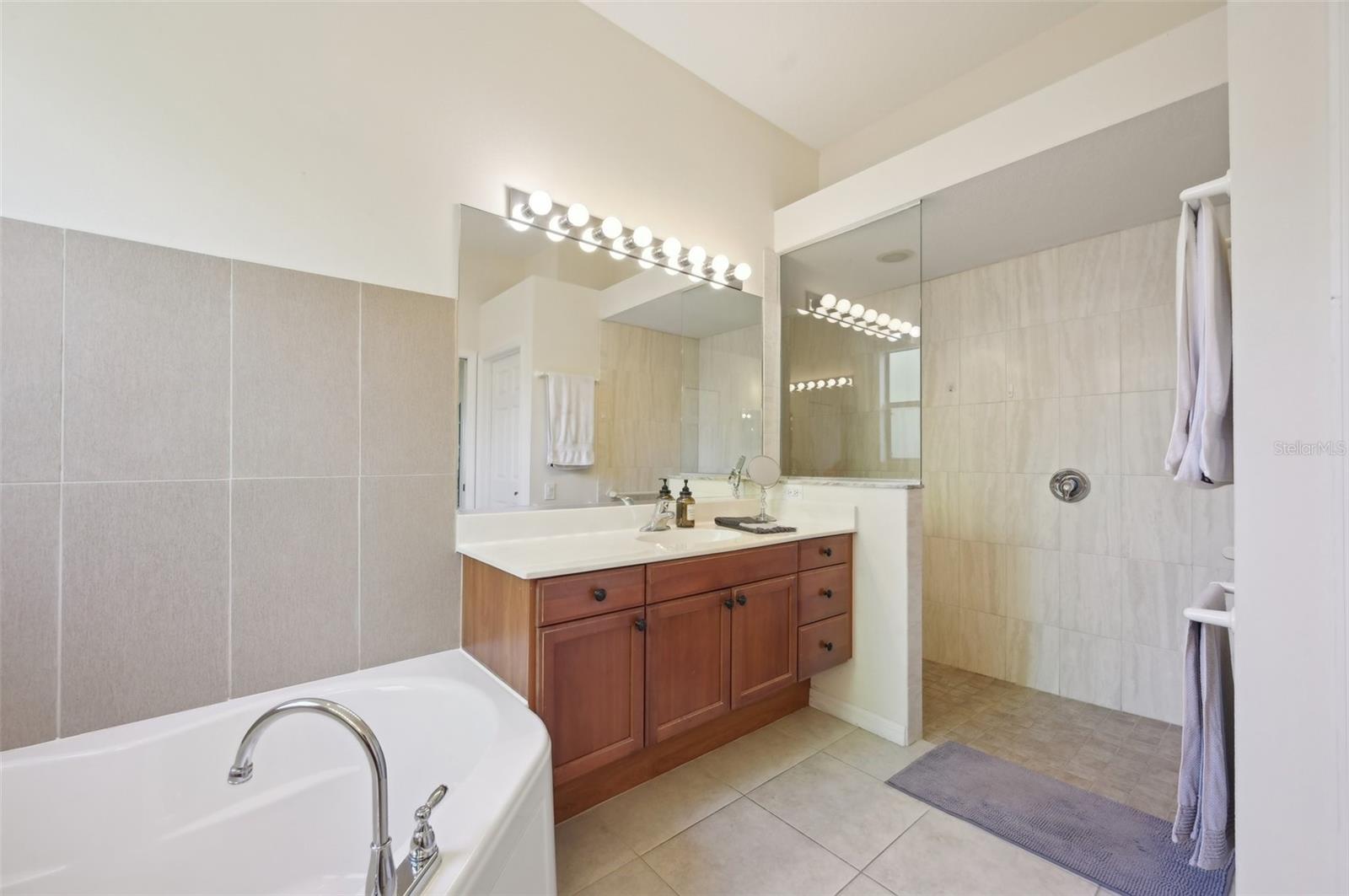 11516 28TH STREET CIR E