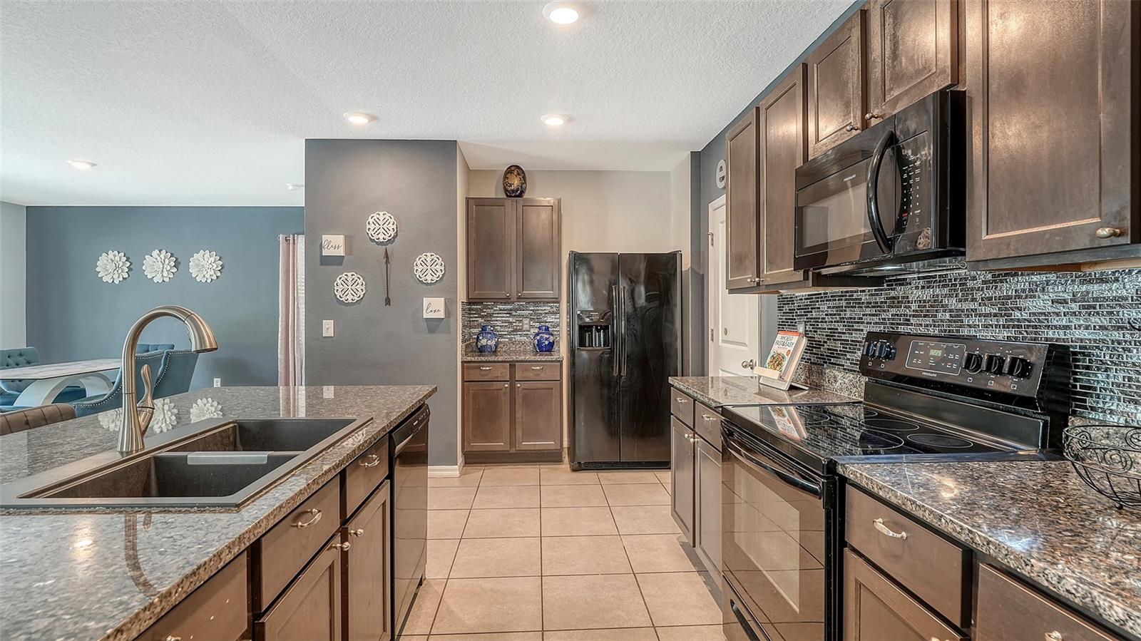 5206 WILLOW BREEZE WAY