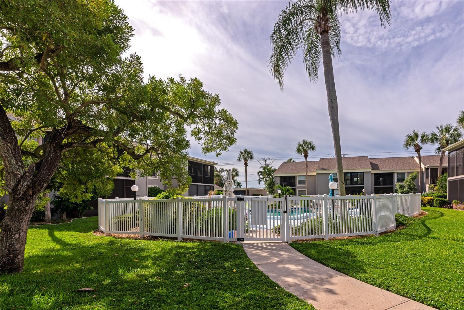 5964 7TH AVE W #5964