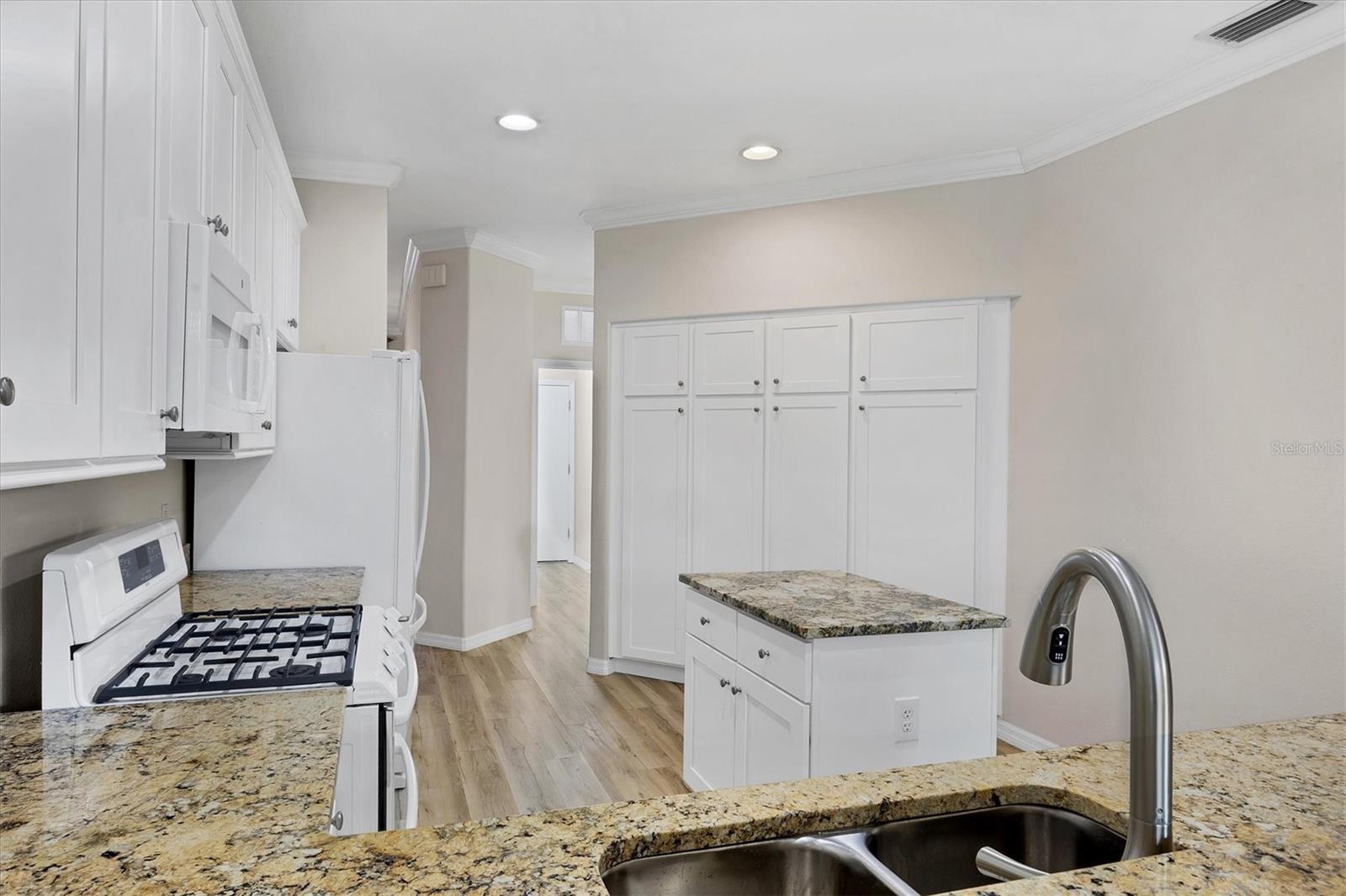 9014 BEACON MANOR TER