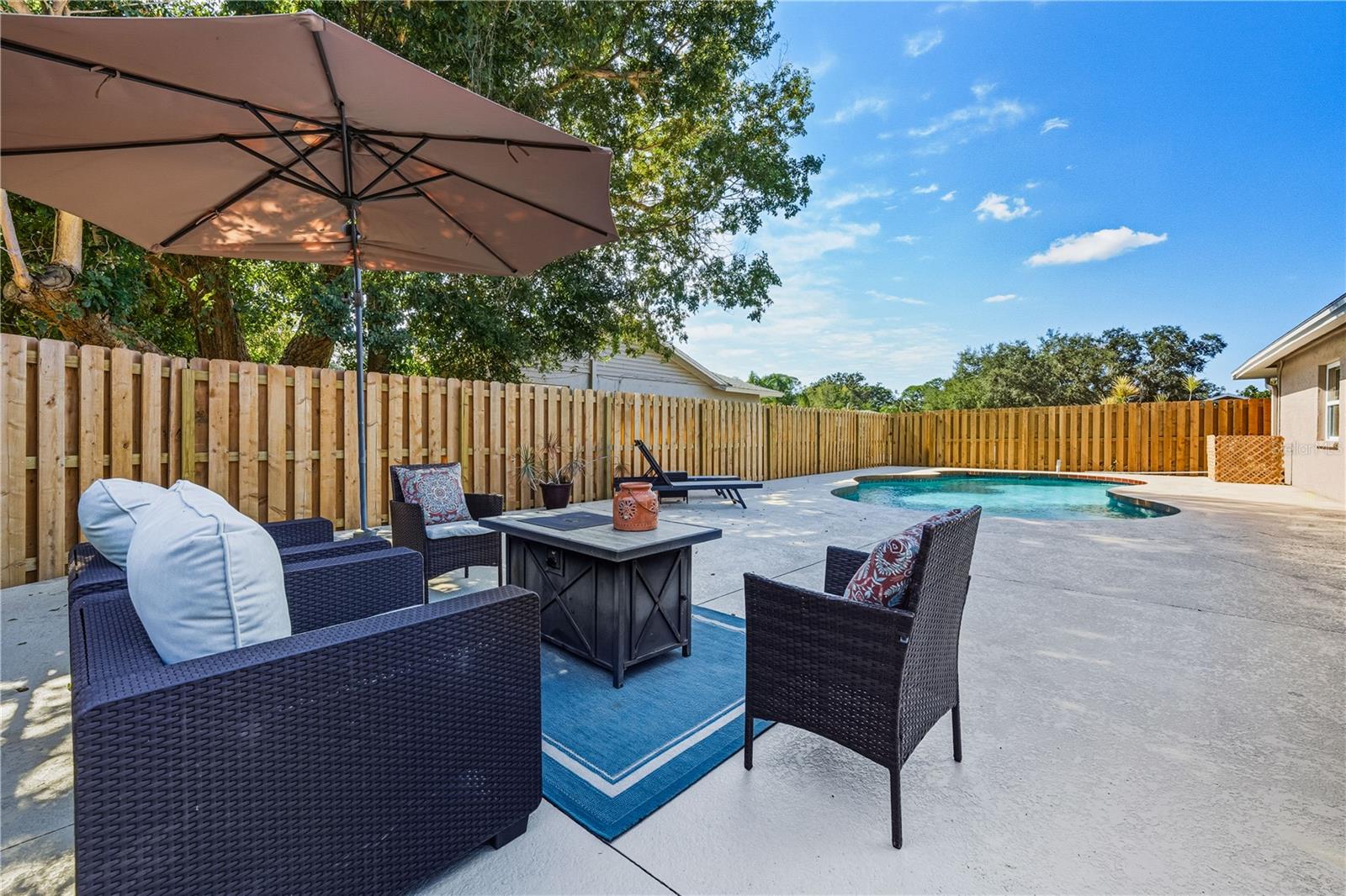 5896 WHISTLEWOOD WAY