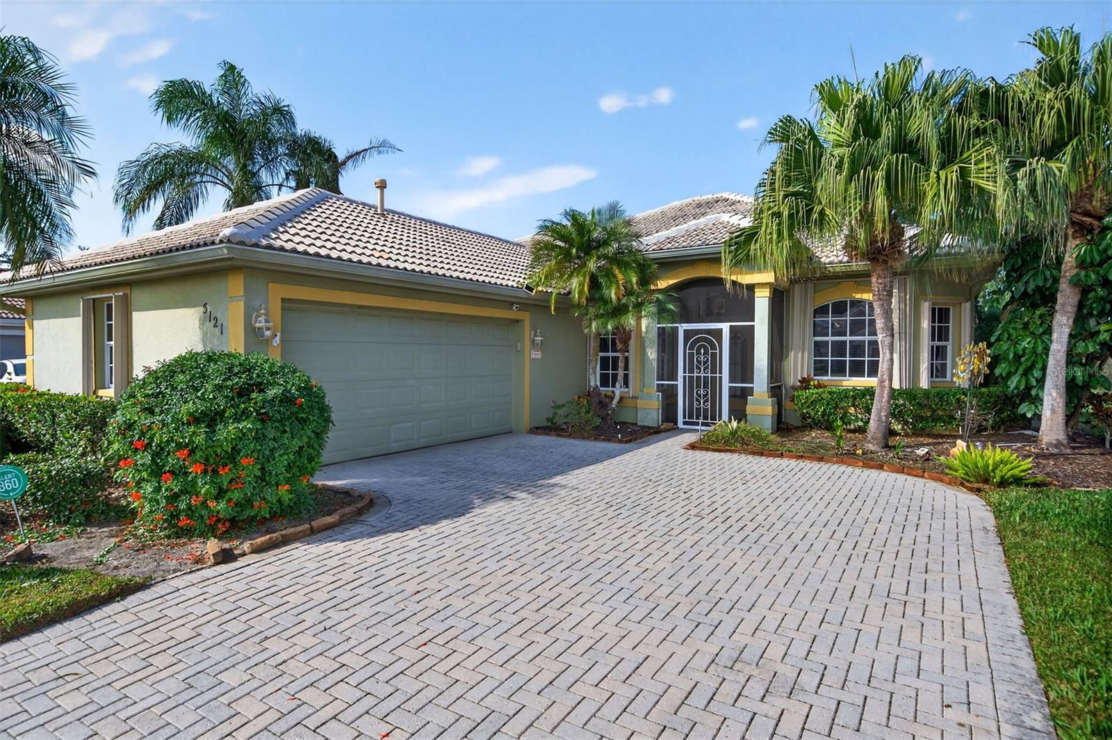 5121 FLAGSTONE DR