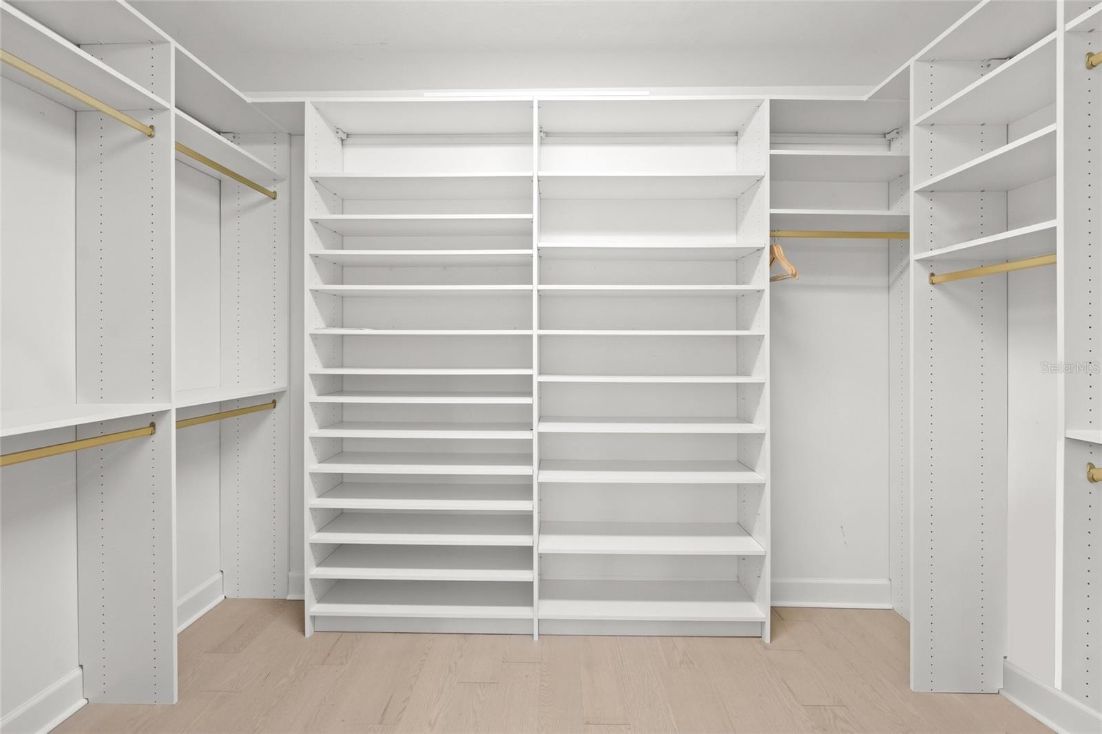 7765 GRANDE SHORES DR