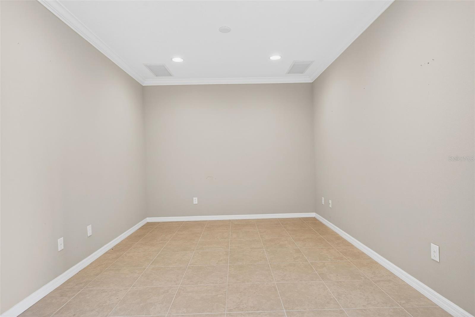 13738 MESSINA LOOP #103