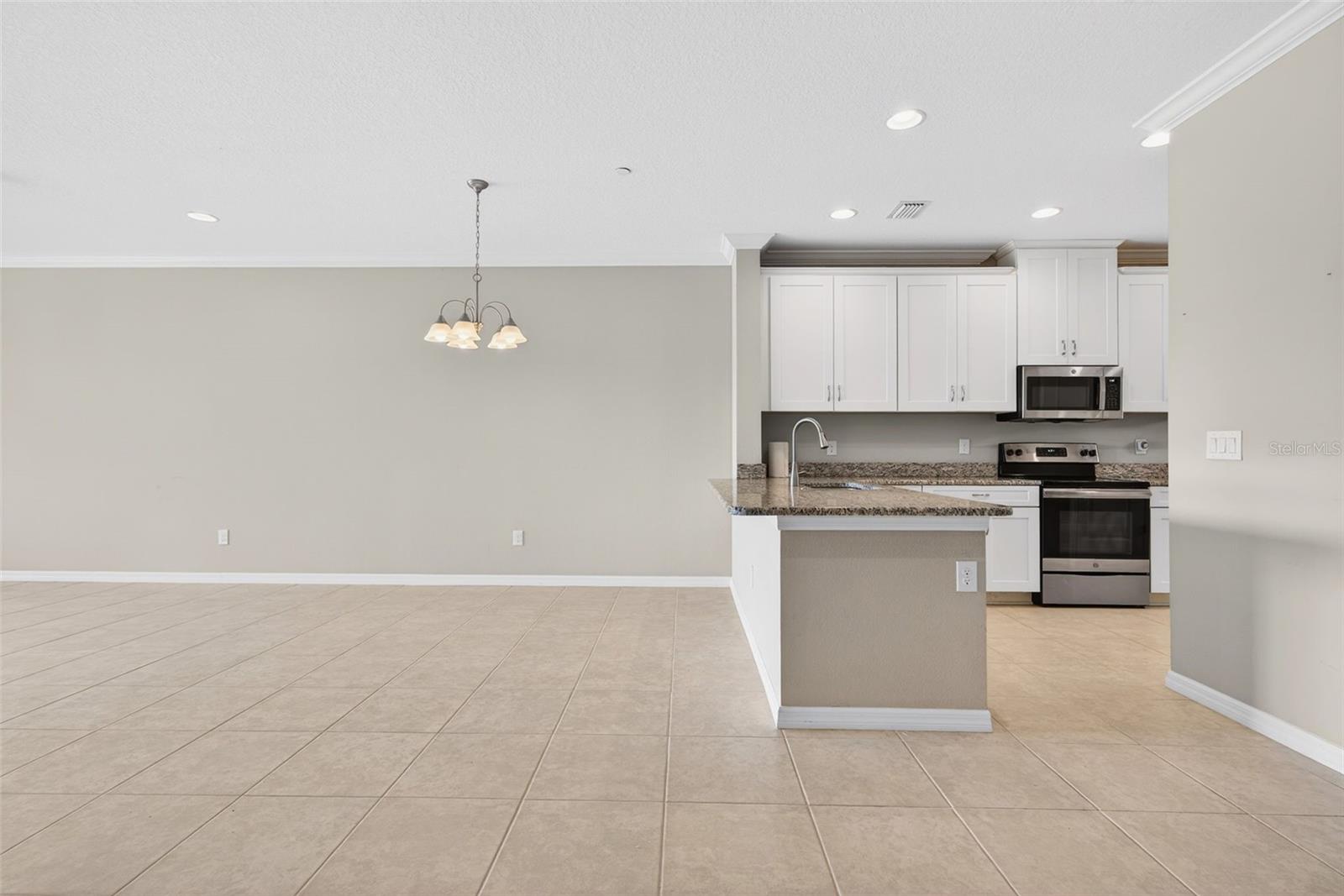 13738 MESSINA LOOP #103