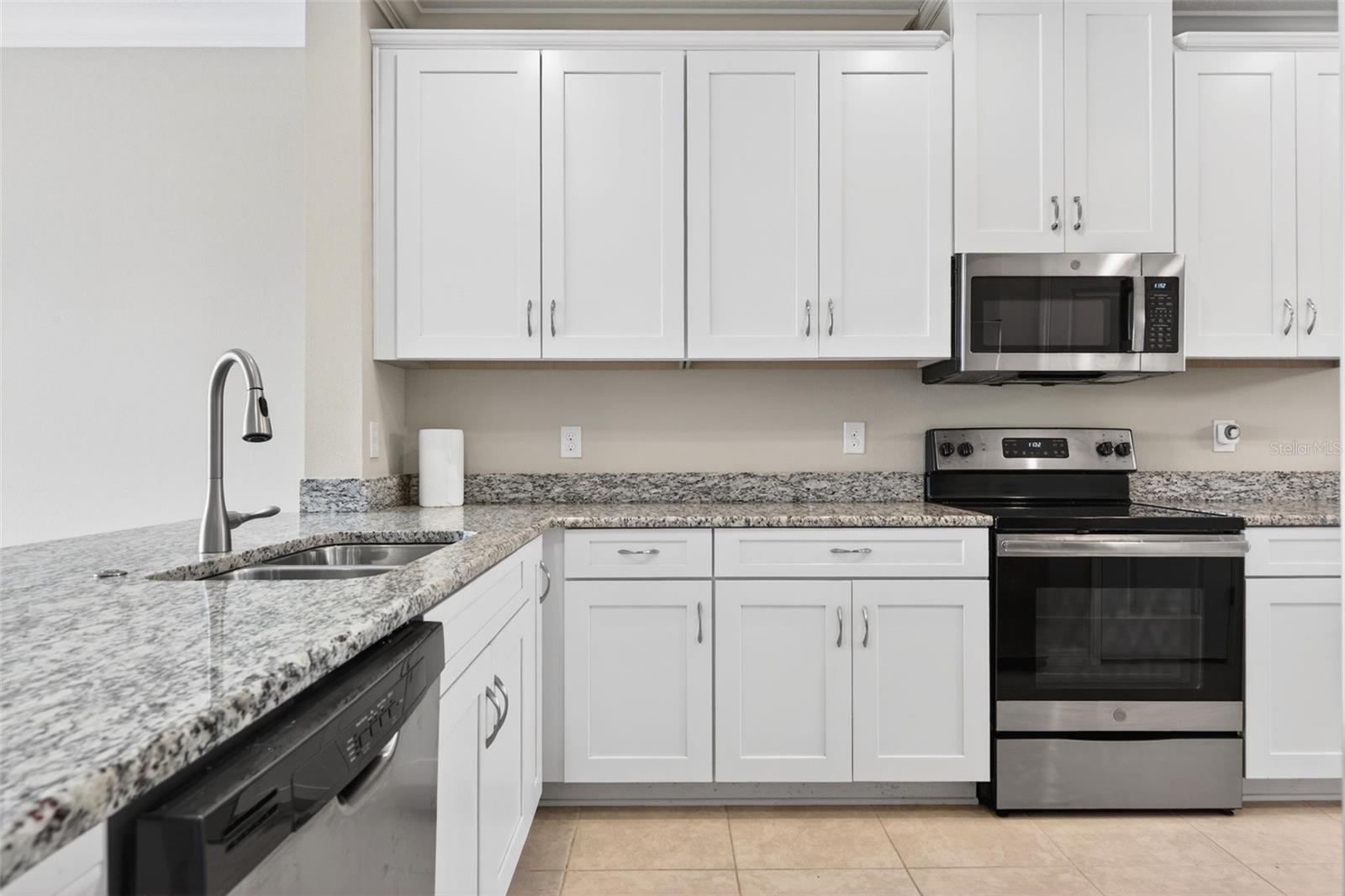 13738 MESSINA LOOP #103