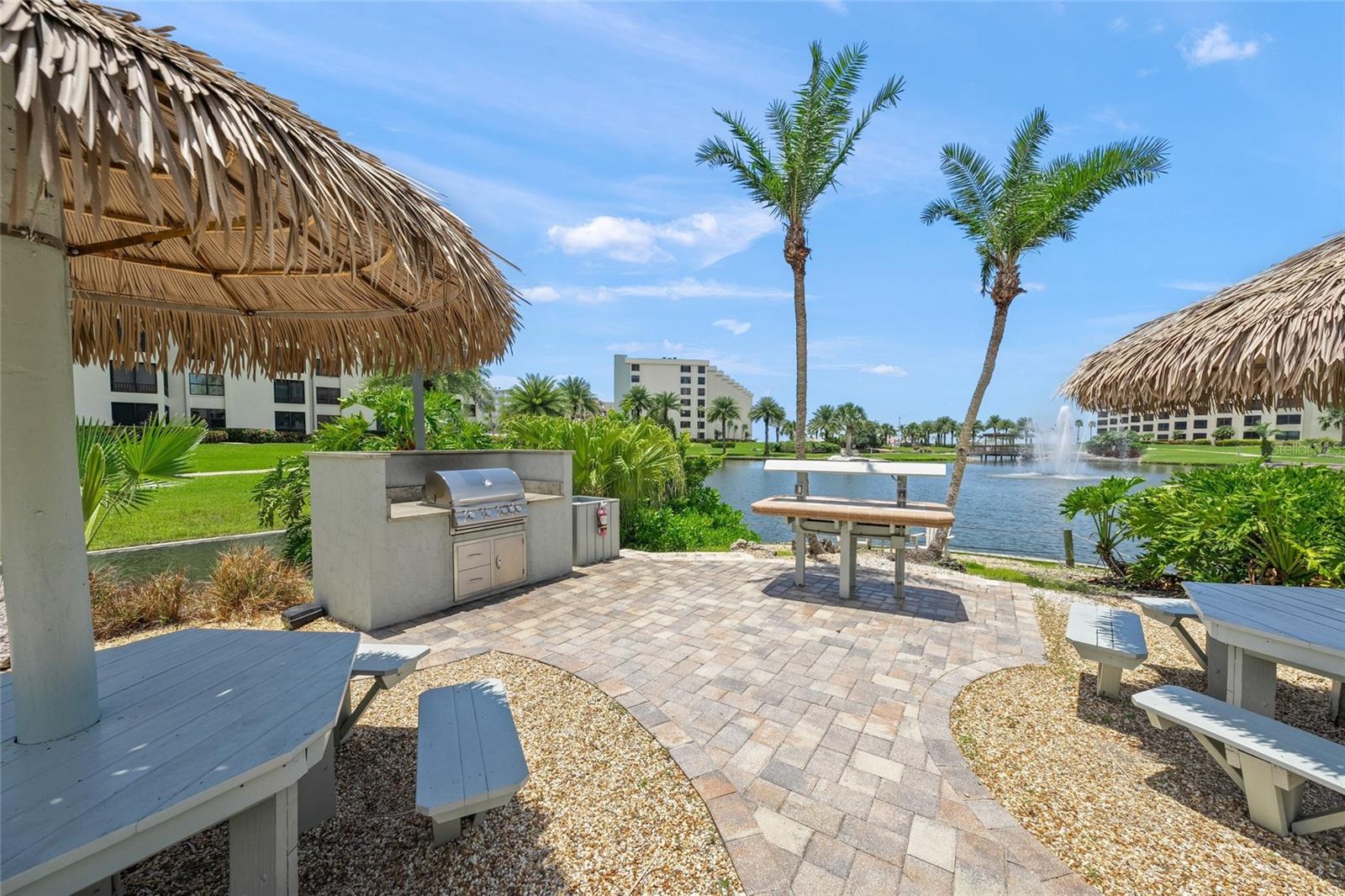 5750 MIDNIGHT PASS RD #704E