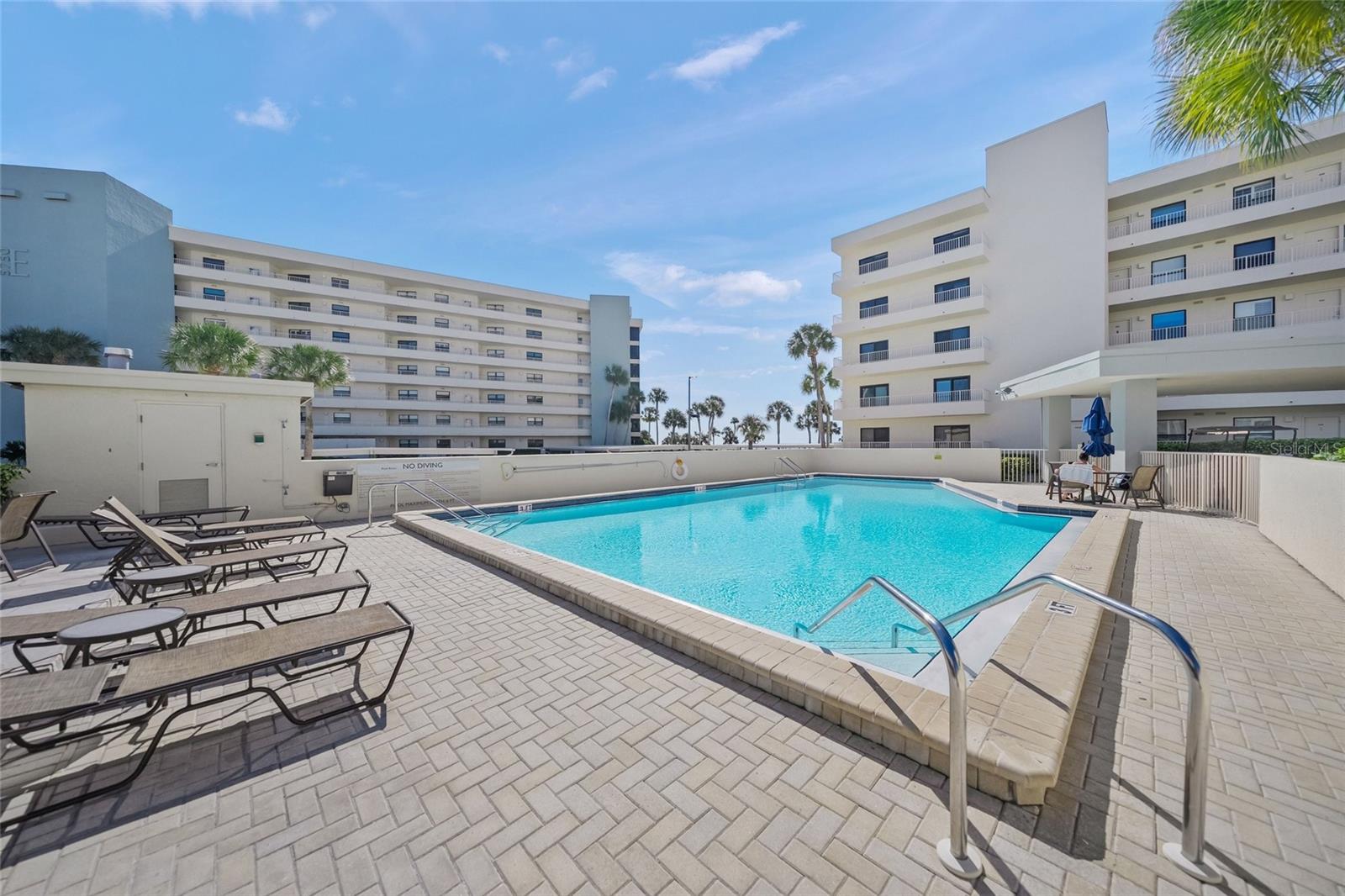 5750 MIDNIGHT PASS RD #704E